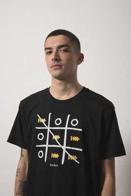  Camiseta Klout 3 En Raya Negra Para Hombre y Mujer